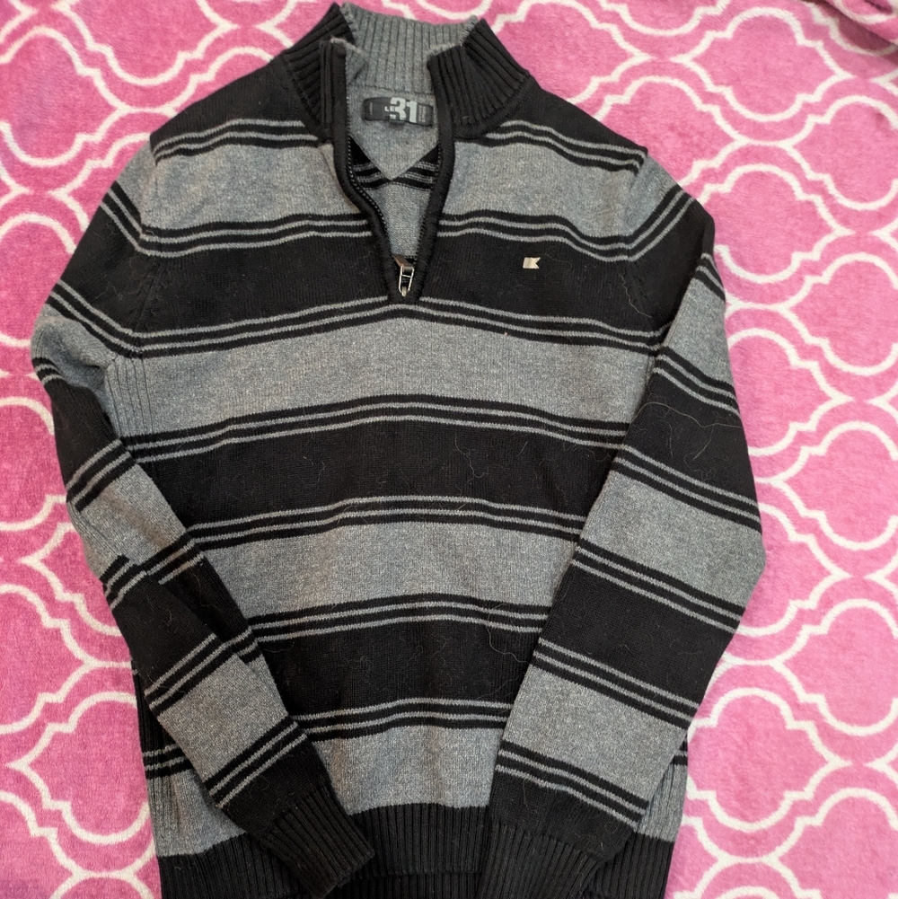 ✨3/25$ Simons Black & Gray Striped Zip-Neck Sweater